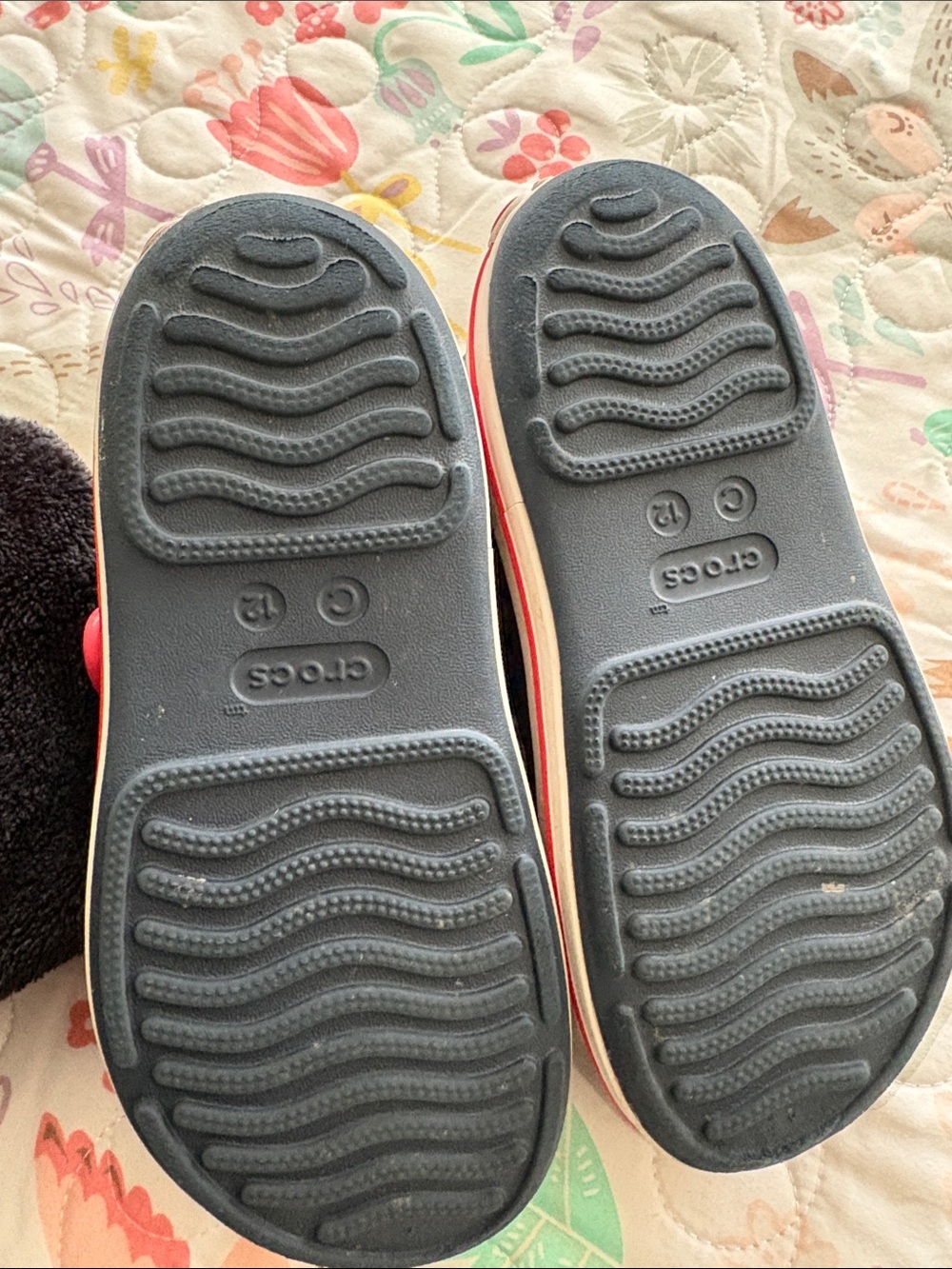 CROCS Kids Red and Blue velco cruiser size12 Sandals - Picture 4 of 5